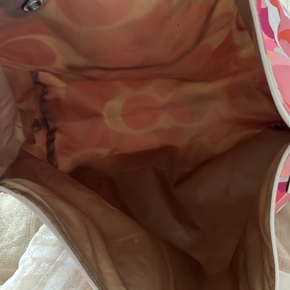 Coach women duffle bag/travel bag - Picture 7 of 7